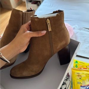 Tommy Hilfiger heels size 8